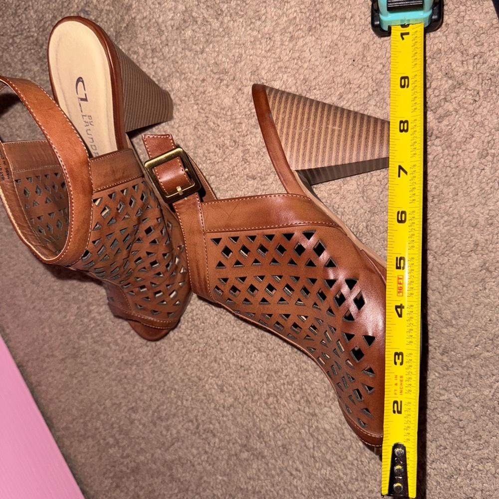Heels - Picture 5 of 6